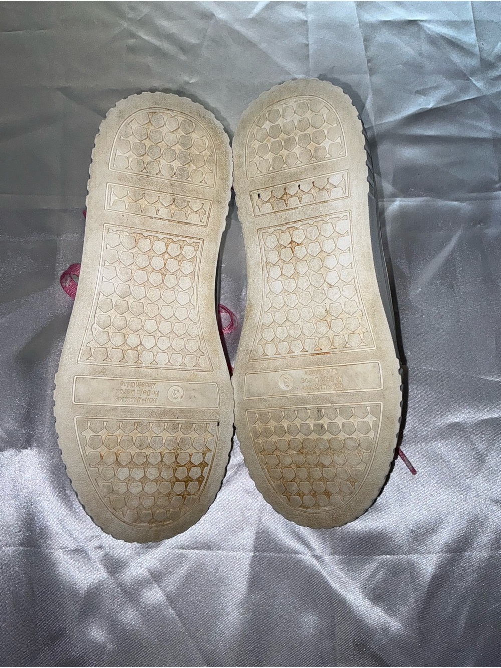 Hello Kitty 🐱 Girls Casual Court Sneakers Size 3 - Picture 9 of 15